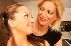 Hot Babe Doing Her Way Older Girlfriend - MatureNL