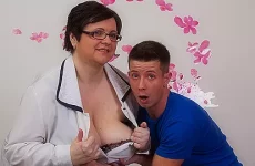 Housewife With Huge Knockers Fucks Her Toyboy - MatureNL